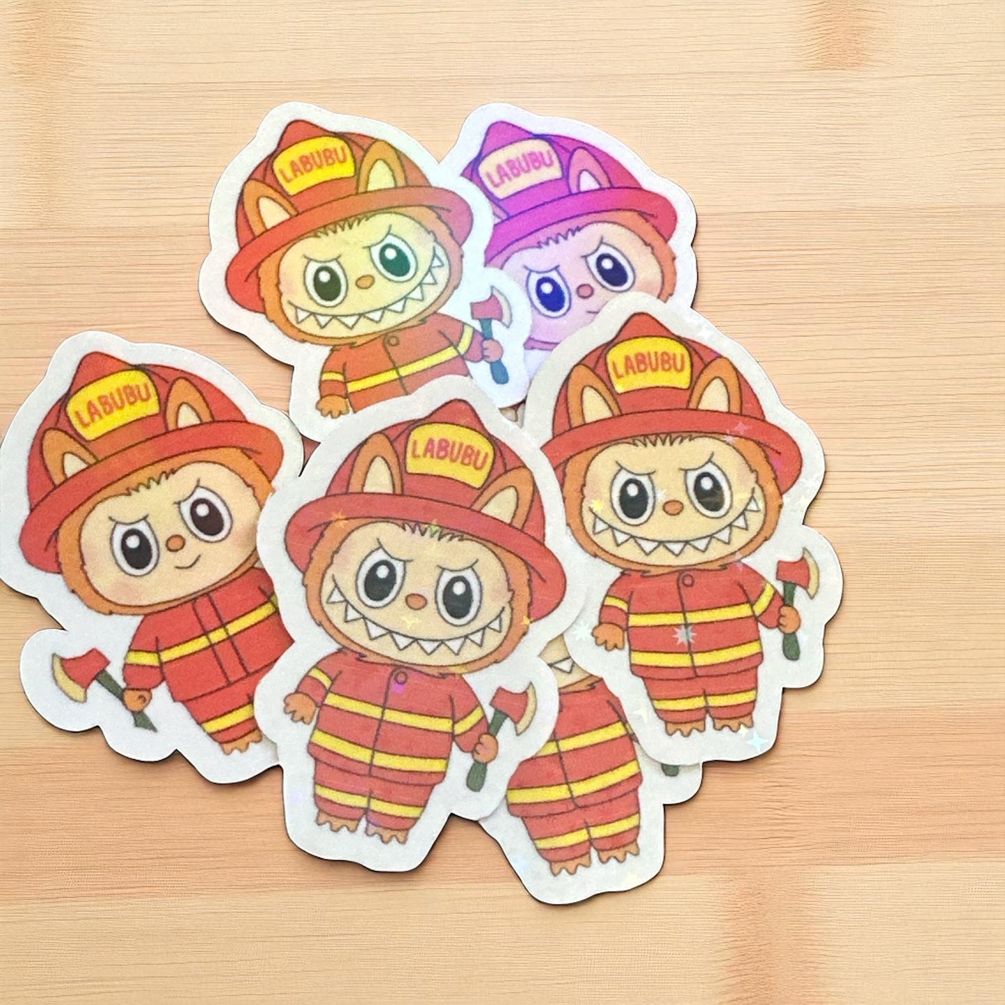 Holografischer Sticker "Labubu Feuerwehr"  I Holografisch  I Sticker  I Aufkleber  I Labubu Feuerwehr
